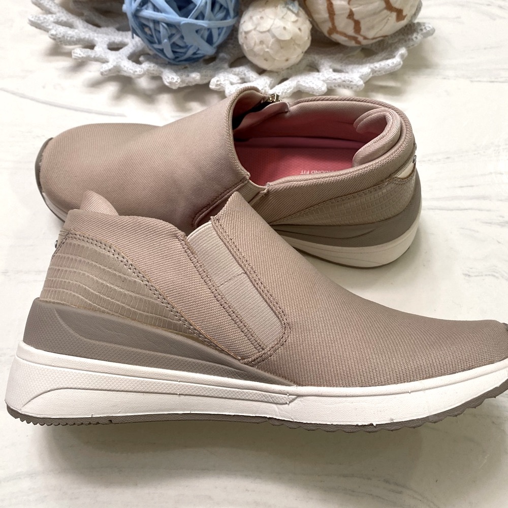 Women shoes - Picture 3 of 12